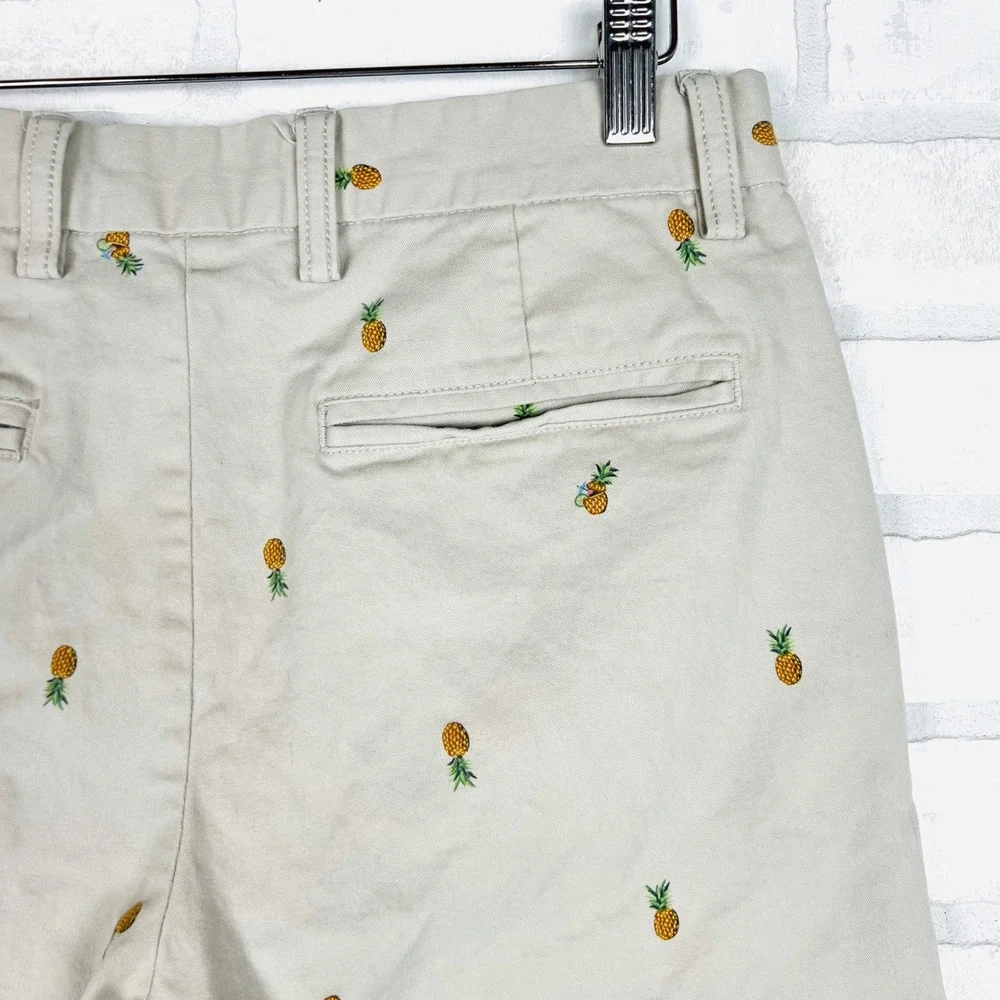 Old Navy‎ Mens Ultimate Slim Built-in Flex Pineapple Print Shorts, Size 30